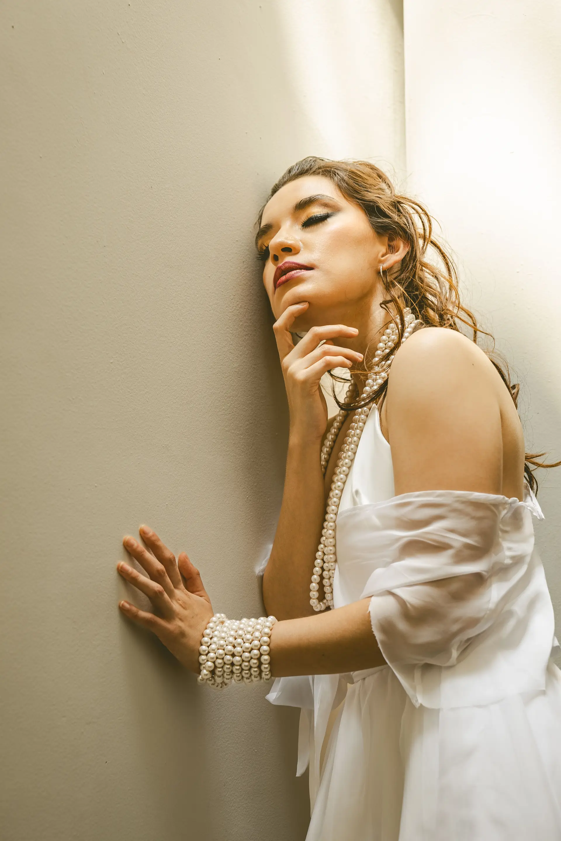 Elegant bride adorned with MistpearlStudio pearls