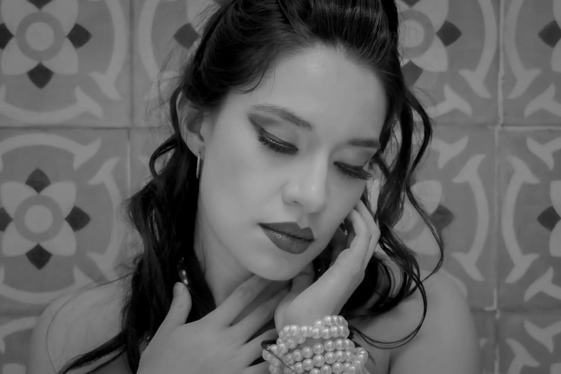 Sculptural Pearl Ear-Cuff